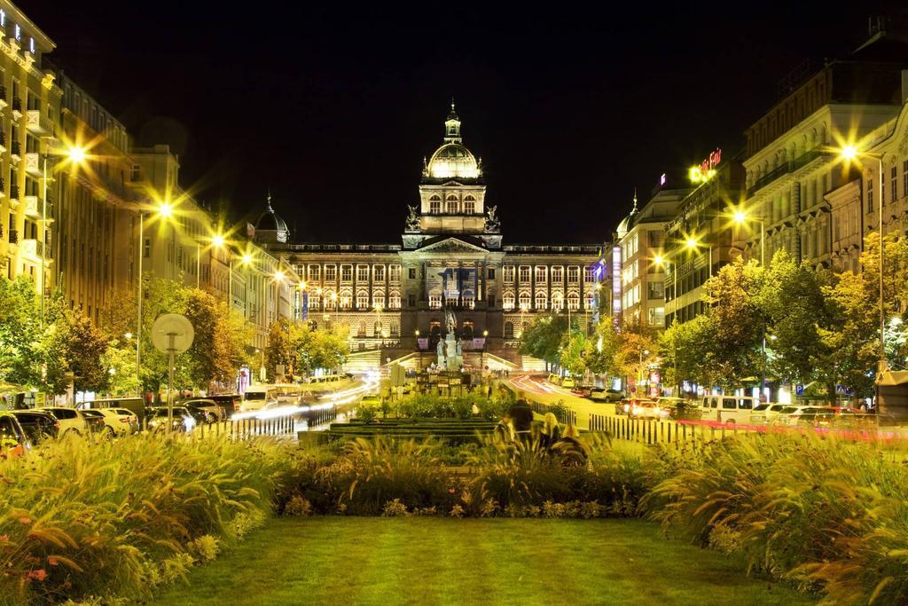 Charles Central Apartment Prag Rum bild